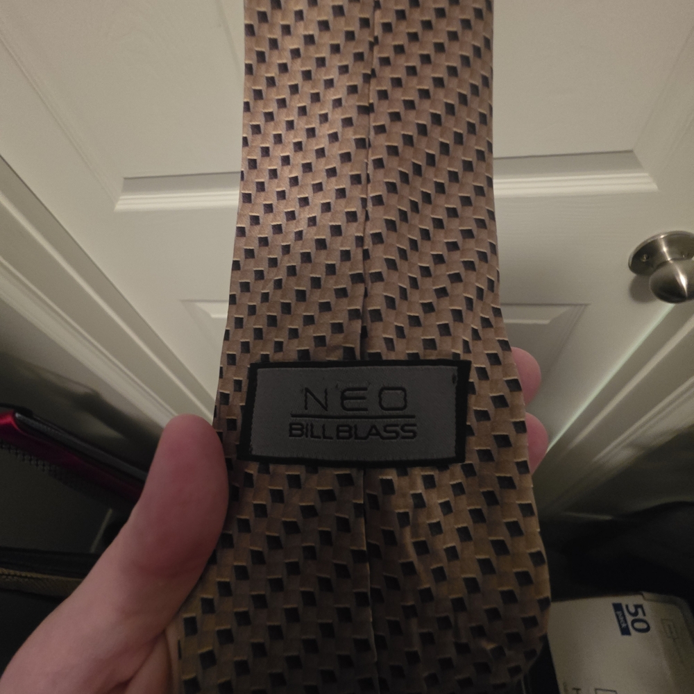 Neo Bill Blass Brown Patterned Tie
